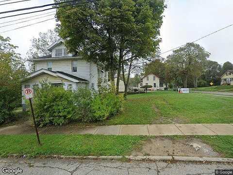 E Pike St, Pontiac, MI 48340