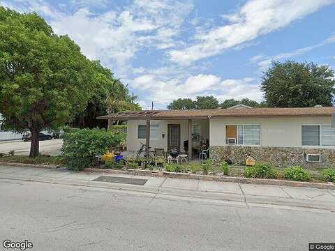 6Th, Lake Worth, FL 33460