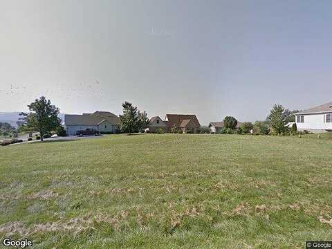 Sawgrass Ct, Fayetteville, PA 17222