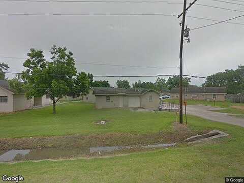 W Clayton St, Dayton, TX 77535