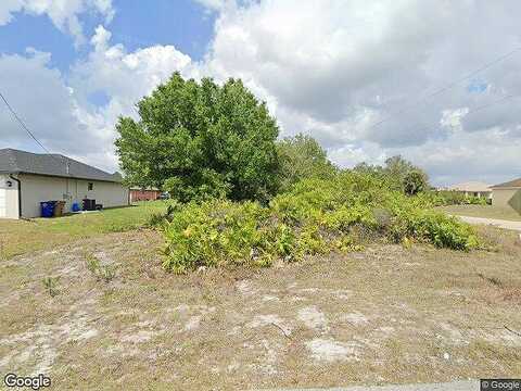 6Th, LEHIGH ACRES, FL 33976