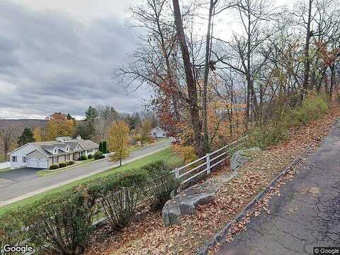 Silver Ridge Ln, Naugatuck, CT 06770