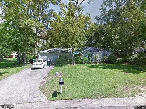 N Shore Cres, Moss Point, MS 39563