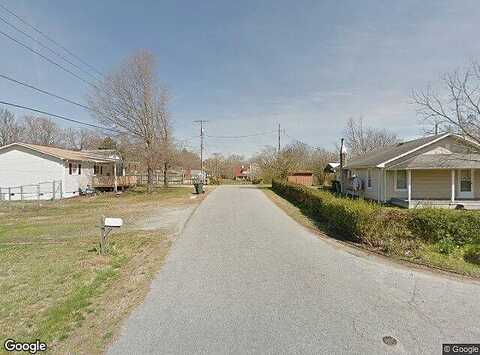 Hart St, Thomasville, NC 27360