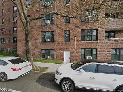 Pershing Cres Apt 305, Jamaica, NY 11435