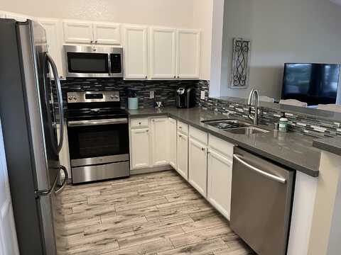 41120 Woodhaven Drive E, Palm Desert, CA 92211