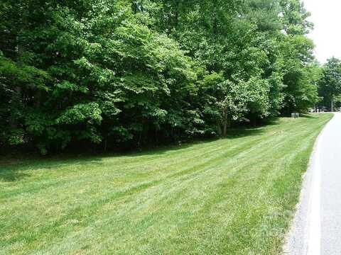 201 BENT PINE Trace unit: 180, Hendersonville, NC 28739