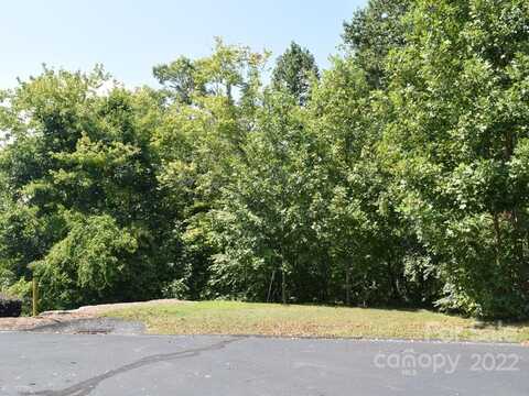 324 Mountain Crest Drive, Hendersonville, NC 28739