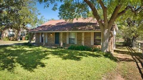 311 Smith St, Mason, TX 76856