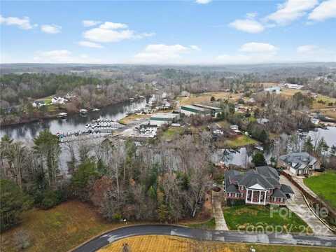 100 Old Ferry Lane, Hickory, NC 28601