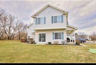 Castleshire, WOODSTOCK, IL 60098