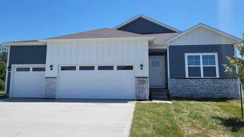 2817 Prairielight Drive, HIAWATHA, IA 52411