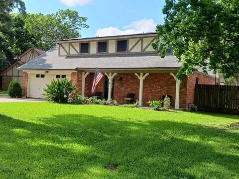 60 THISTLE CT., LAKE JACKSON, TX 77566