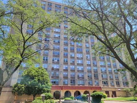 4300 W Ford City Drive, Chicago, IL 60652