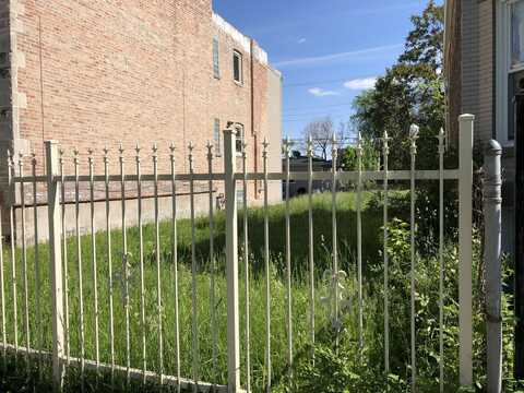 3909 W. Fillmore Street, Chicago, IL 60624