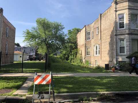 3929 W. Flournoy Street, Chicago, IL 60624