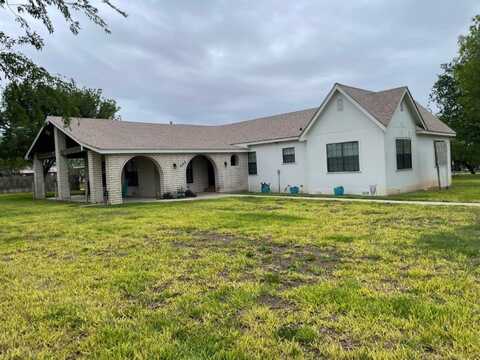 907 W Lucille Street, Hebbronville, TX 78361