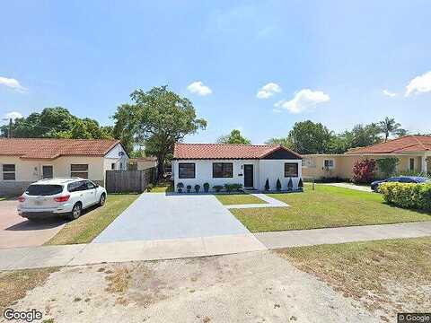 Lawn, MIAMI SPRINGS, FL 33166