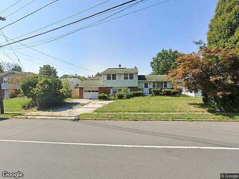 Spruce St, EWING, NJ 08638