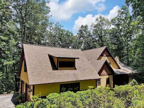 383 Mary Ruth Way, Clyde, NC 28721
