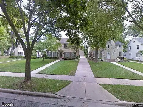 Bay Ridge, MILWAUKEE, WI 53217