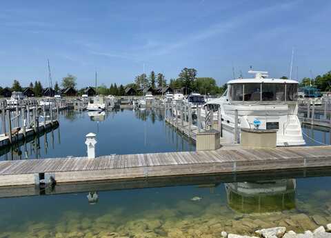 29 BOAT CLUB DRIVE SLIP 29, CHEBOYGAN, MI 49721