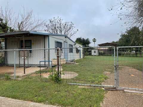 304 E Kohler Street, Hebbronville, TX 78361