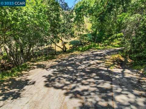 11 Sequoia Way, Martinez, CA 94553