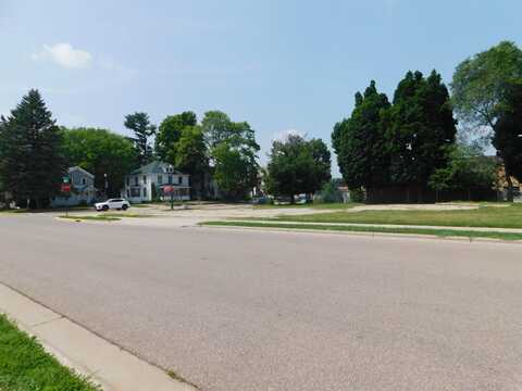 344 S Main St, Shawano, WI 54166