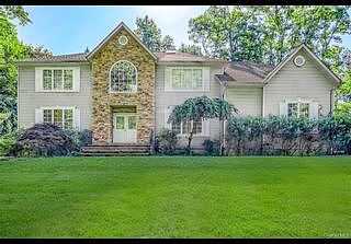 W Carlton Road, Suffern, NY 10901