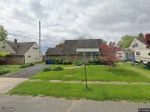 Holly, LEVITTOWN, PA 19055