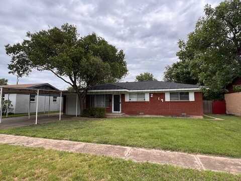 2019 Harvard Drive, Perryton, TX 79070