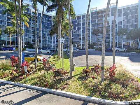 Leslie, HALLANDALE BEACH, FL 33009