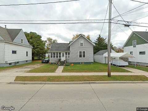 14Th St, TWO RIVERS, WI 54241