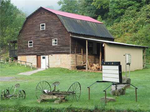 27732 S Calhoun Highway, Chloe, WV 25235