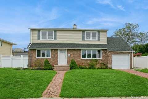 2885 Bellport Avenue, Wantagh, NY 11793