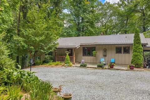 6 Spring Valley Road, Cashiers, NC 28717