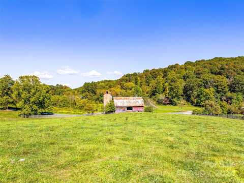 40 Ratcliff Cove Road, Waynesville, NC 28786