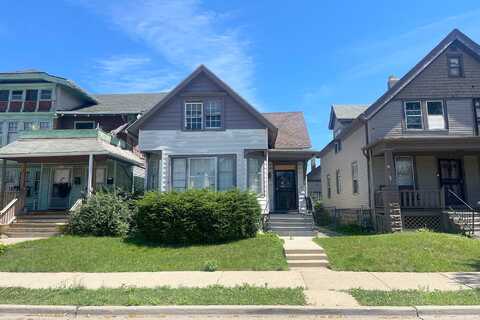 11Th, MILWAUKEE, WI 53206