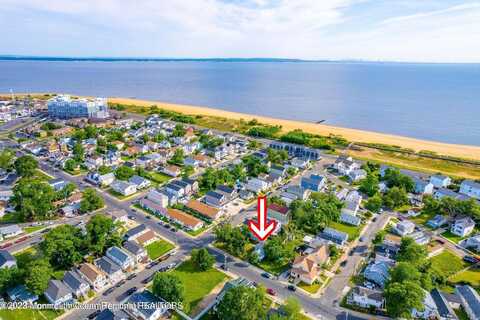 51 Center Avenue, Keansburg, NJ 07734