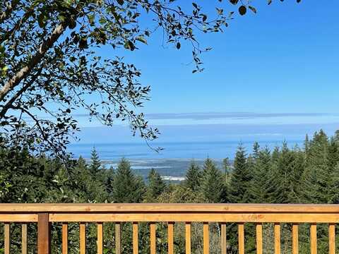 2400 Low Divide, Crescent City, CA 95531