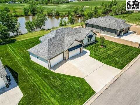 36 W Kisiwa Village Rd, Hutchinson, KS 67502