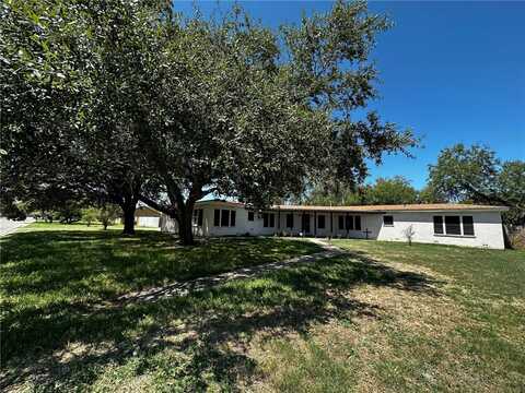 1029 Adeline Street, Sinton, TX 78387