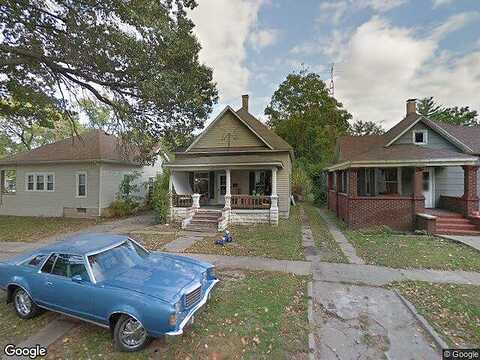 S Maple St, CENTRALIA, IL 62801