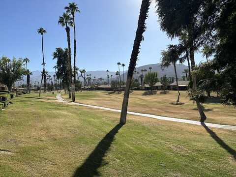 261 Santa Barbara Circle, Palm Desert, CA 92260