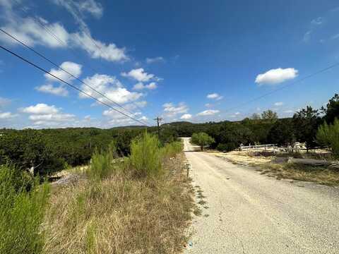 237 Hopi Trl, Bandera, TX 78003