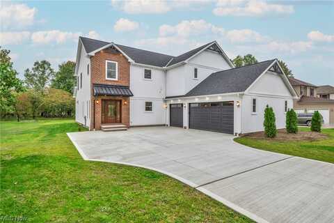 316 Miner Road, Highland Heights, OH 44143