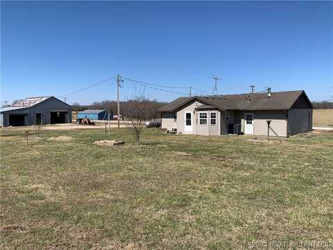 7450 State Highway 7, Roach, MO 65787