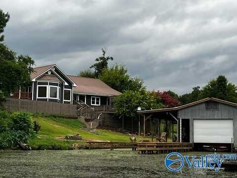 2084 Buck Island Drive, Guntersville, AL 35976