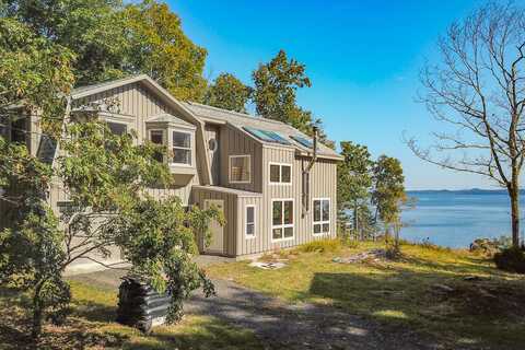 391 Main Road, Islesboro, ME 04848